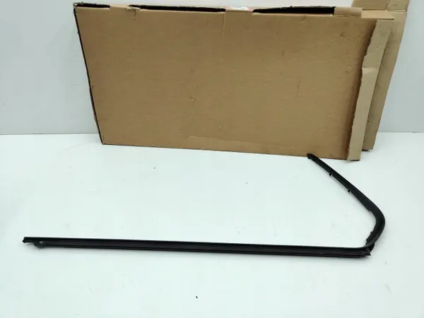 Land Rover Deur rubbers OEM FK72-246A33-AA Links achter image 2