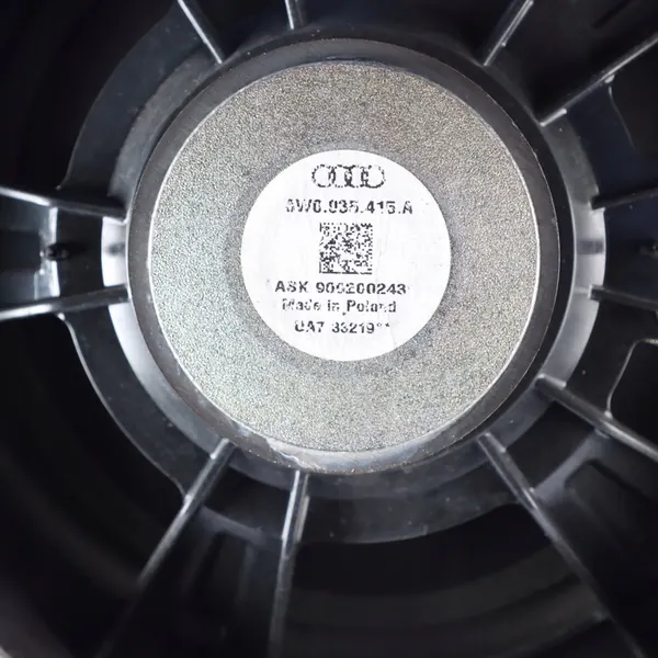 Alto-falante da porta dianteira Audi A4 S4 B9 2018 image 10