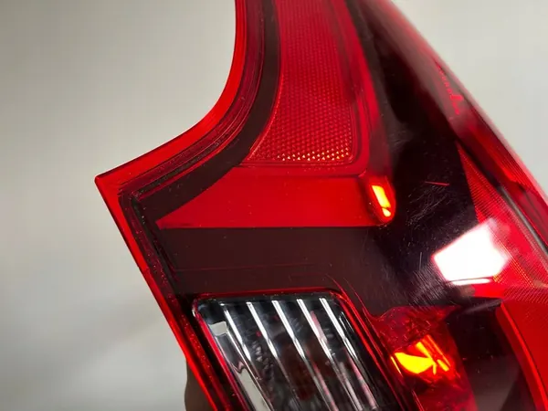 Lámpara LED trasera izquierda Mitsubishi Outlander III 2015-2022 OEM image 10