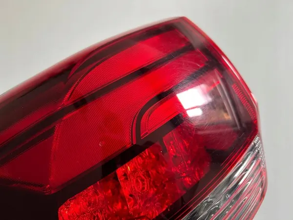 Lámpara LED trasera izquierda Mitsubishi Outlander III 2015-2022 OEM image 6