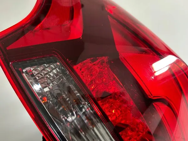 Lámpara LED trasera izquierda Mitsubishi Outlander III 2015-2022 OEM image 9