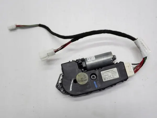 Moteur de toit ouvrant OEM A2059001024 Mercedes C-Class W205 image 2