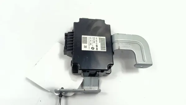 KIA Stinger konepellieristys OEM NPP2248 image 4