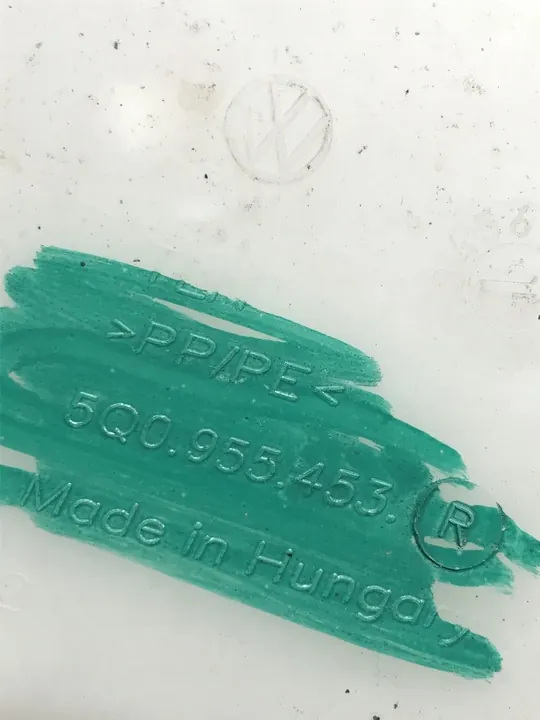 Audi OE 5Q0955453R Pyyhkijännestepullon image 6