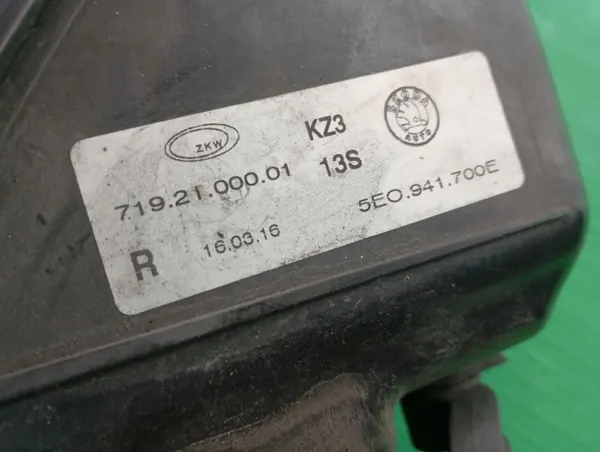 OEM LAMPA PRZECIWMGIELNA HALOGEN PRAWY SKODA OCTAVIA III 12-16 image 6