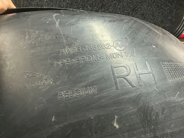 Vorderes linkes rechtes Radhaus Jaguar XJ XJL X351 09- OEM image 5