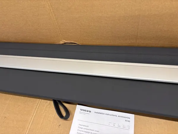 Volvo XC90 I Store de Coffre OEM 39824804 image 3