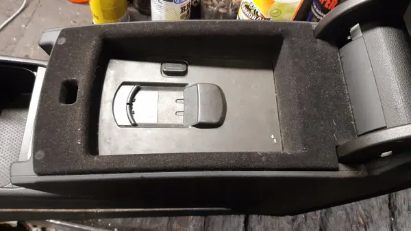 OEM 3AE Käsinojasarja nahka - VW Passat B7 image 3