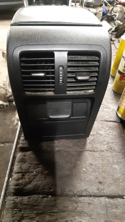 OEM 3AE Käsinojasarja nahka - VW Passat B7 image 4