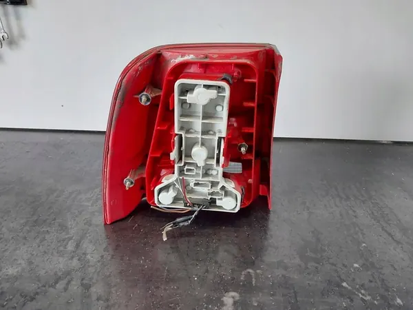 Luz Trasera Derecha Volkswagen Passat B5 image 9
