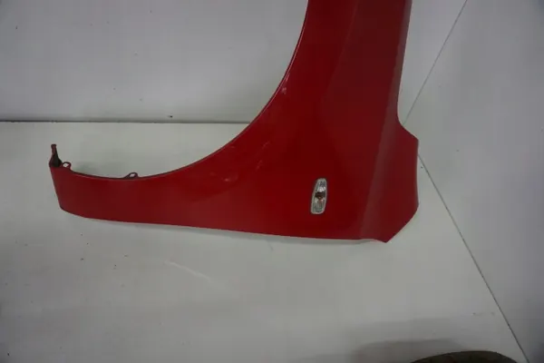 Etupuskuri vasen punainen OEM 367890246661 image 3