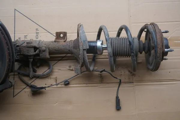 Mitsubishi Lancer X 1.8B Ammortizzatore Destro Anteriore image 3