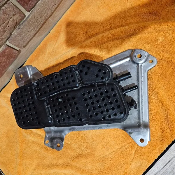 Audi RS6 C8 Hiilifiltteri OEM 4NO 201 801 J image 3