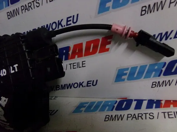 BMW F10 F11 LCI Türschlossantrieb links hinten OEM 5121 5A36F23 image 3