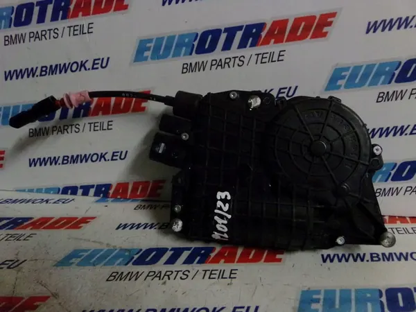 BMW F10 F11 LCI Türschlossantrieb links hinten OEM 5121 5A36F23 image 5