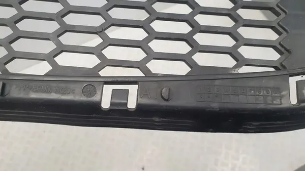 BMW M3 E92 E93 Bumper Grille 51117900764 image 10