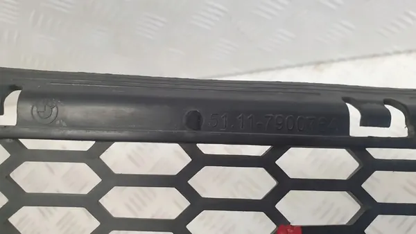 BMW M3 E92 E93 Bumper Grille 51117900764 image 9