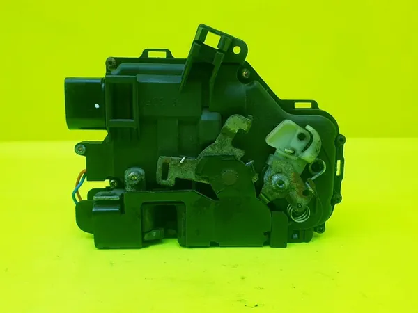 Fram höger dörrlås Audi TT 8N OEM image 5