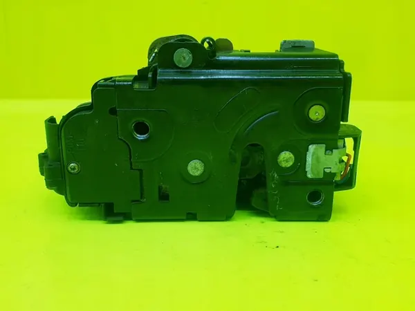 Fram höger dörrlås Audi TT 8N OEM image 7