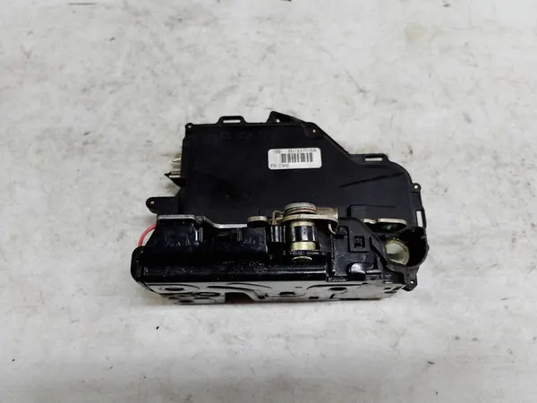 Audi TT I 8N Dörrlås Vänster Framsidan 8N1837015B image 2