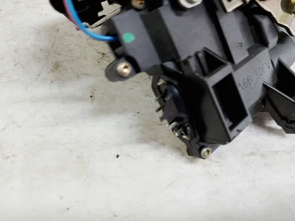 Audi TT I 8N Dörrlås Vänster Framsidan 8N1837015B image 7