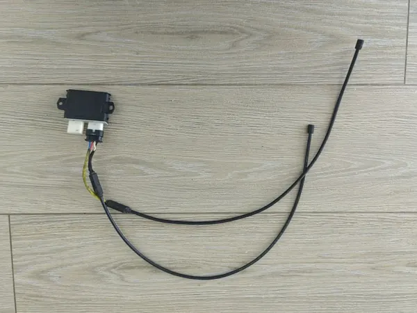 Sensor de porta-malas Toyota RAV4 OEM 891B2-0W030 image 2