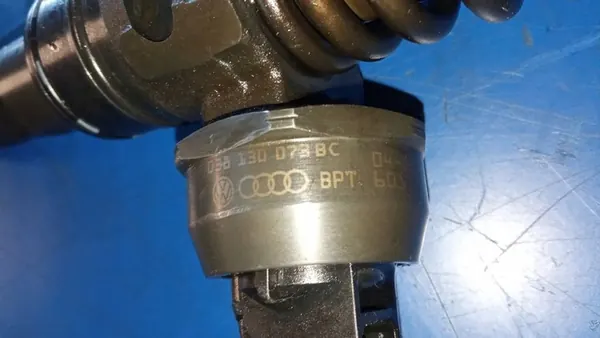 Injetor Volkswagen OE 038130073BC image 2