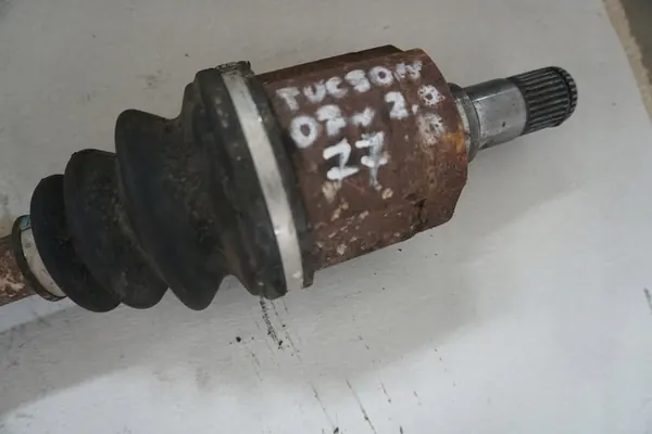 HYUNDAI TUCSON I 2007 2.0 CRDI Vänster Främre CV Joint 49501-2E800 image 3