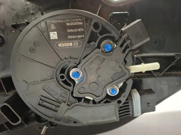 Pompe de dosage AdBlue VW Sharan 2019 OEM 7N0131877M image 10