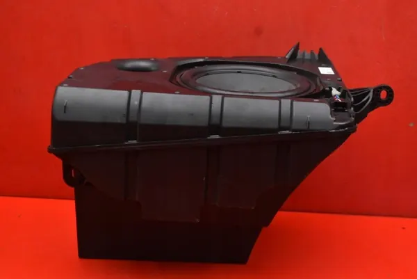 Tesla Subwoofer-kaiutin OEM 1656267-00-B Model Y:lle image 5