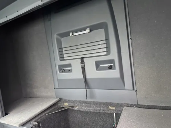 Cabine de couchage Iveco Daily OEM A1685 - État utilisé image 10