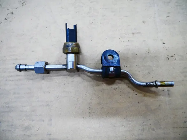 BMW Brandstofdruksensor 7547883 image 2