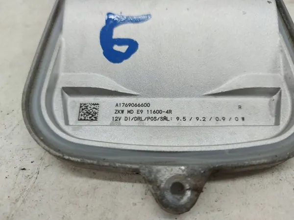 Módulo LED DRL derecho Mercedes-Benz Clase A OEM 1769066600 image 3