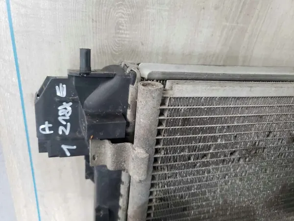 Conjunto de Radiador y Ventilador Saab 9-3 z18xe 1.8i image 3