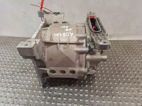 Motor elétrico Dacia Spring usado OEM S25081660 image 4