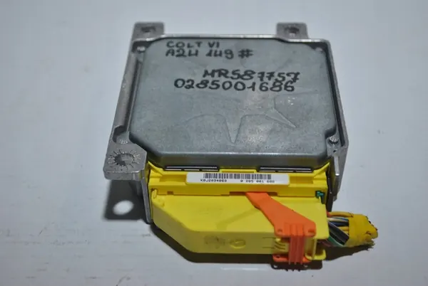 ABS Module Mitsubishi Colt IV MR587757 0285001686 image 3