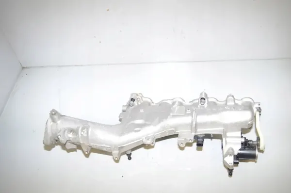 BMW Ansaugkrümmer OEM 9885829 - 2.0L Diesel image 3