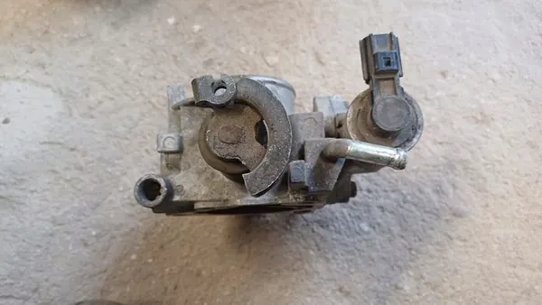 Cuerpo de aceleración Mazda 3 03-09 BK 1.6 B OEM image 2