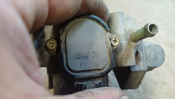 Cuerpo de aceleración Mazda 3 03-09 BK 1.6 B OEM image 5