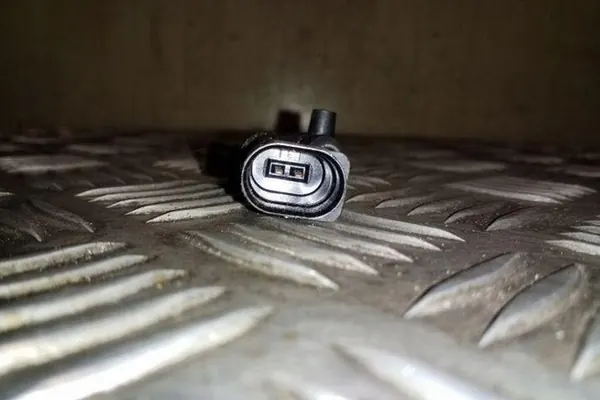 Sensor ABS traseiro VW POLO (6R, 6C) 6Q0927808B image 3