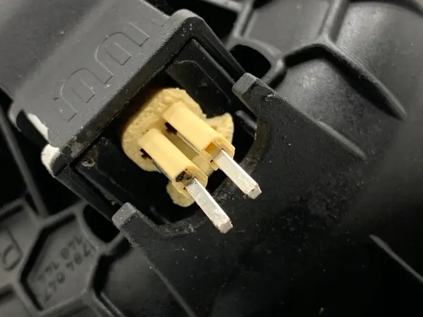 Moottorin Kiinnike Oikea Audi Q8 4M0199372FF 3.0 286HV image 4