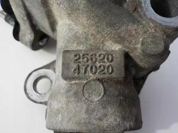 Soupape EGR Toyota OEM 2562047020 pour Yaris II 1.3 VVTi image 4