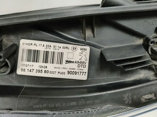 Rechter Koplamp Peugeot 2008 16- Lift LED image 9