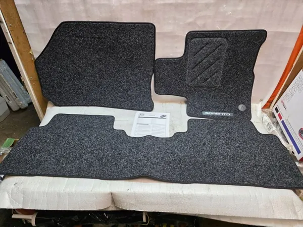 Tapis de voiture KIA Sorento OEM C5141ADE00 image 2