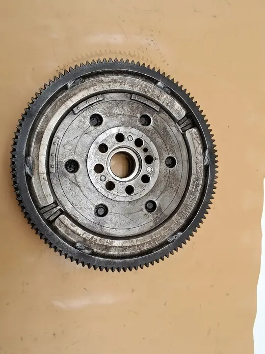 Kaksoismassavoltti Mazda 6 2.0D Alkuperäinen image 2