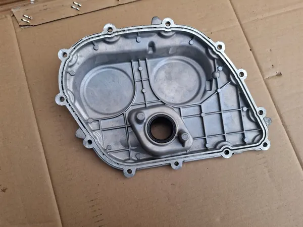 AUDI Täcklock kamrem 2.5 TFSI 07K109283N image 3