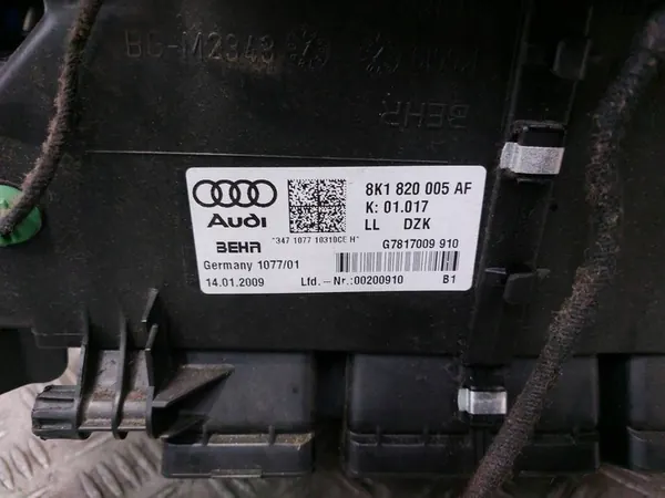 Carcasa del ventilador de calefacción Audi Q5 8R 8K1820005AF image 3