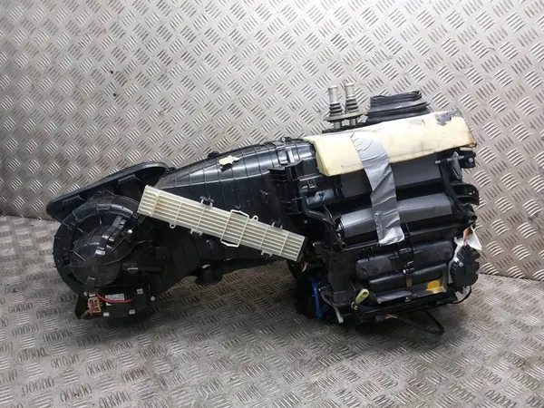 Carcasa del ventilador de calefacción Audi Q5 8R 8K1820005AF image 7