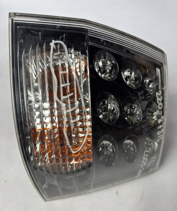 MITSUBISHI OUTLANDER 2019-2021 LUZ TRASERA DERECHA 8330B174 image 2
