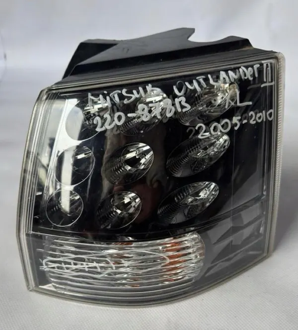 MITSUBISHI OUTLANDER 2019-2021 LUZ TRASERA DERECHA 8330B174 image 7